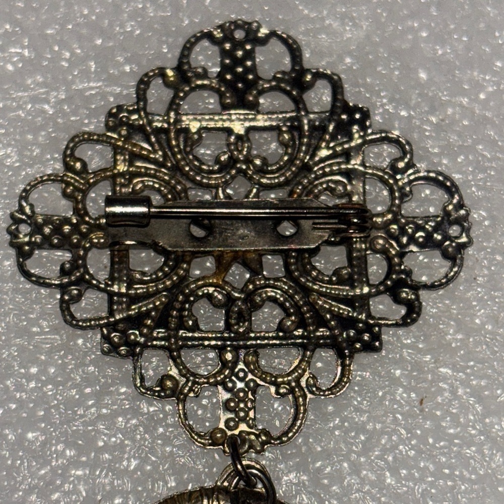 Elegant Dangle Brooch Pin - Picture 6 of 6